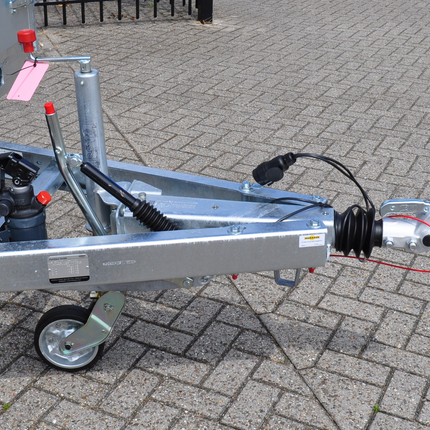 AL-KO AL-KO oplooprem aanhanger - 2,8VB/1-C - maximaal trekvermogen: 3500 kg - aansluiting koker: 120 mm - incl. neuswielconsole