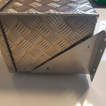 De Haan DE HAAN BOX O - 700x240x300 mm - waterdichte en stofdichte aluminium traanplaat disselbak - voorzien van vlinderslot of t-sluiting