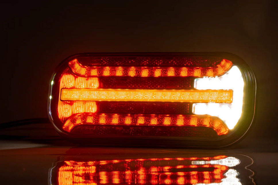 Fristom Achterlicht - Fristom FT-230 LED - links - 215x95x38 mm - met dynamische richtingaanwijzer - inclusief mistlamp