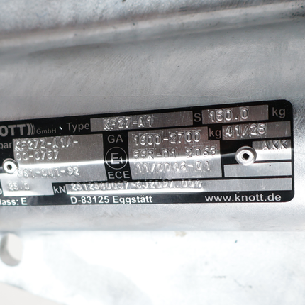 Knott Knott oplooprem aanhanger - KF27 - maximaal trekvermogen: 2700 kg - V-dissel aansluiting - incl. neuswielconsole