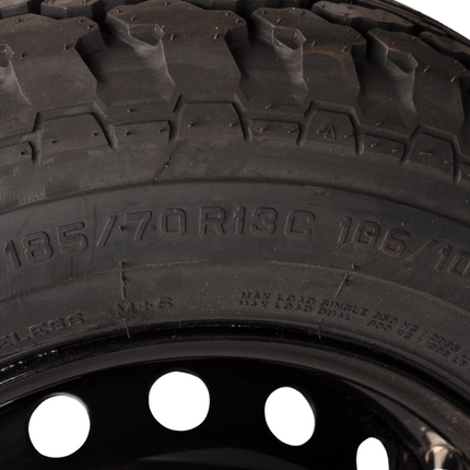Savero Compleet aanhanger wiel - 185/70R13C - offroad profiel - zwarte velg - steekmaat: 5x112 - draagvermogen: 950 kg - naafdiameter: 67 mm